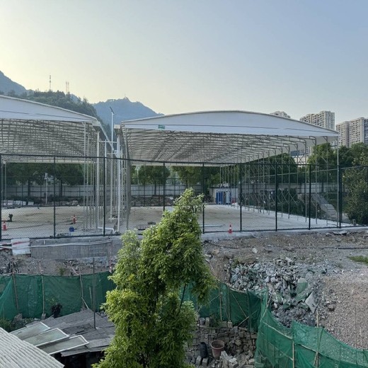 安宁厂房电动推拉雨棚仓储推拉雨棚地面悬空钢立柱电动雨棚