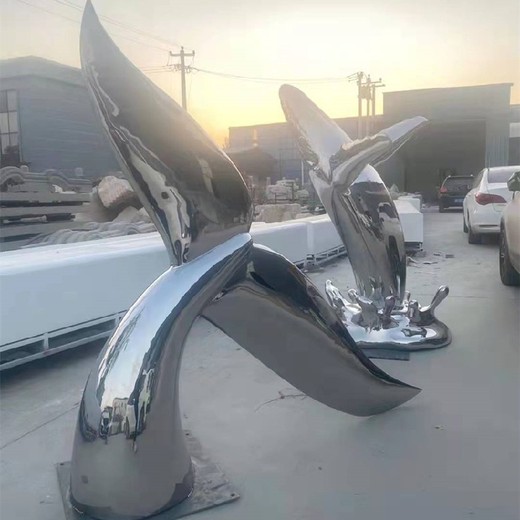 大型不銹鋼鏤空鯨魚雕塑供應(yīng)商