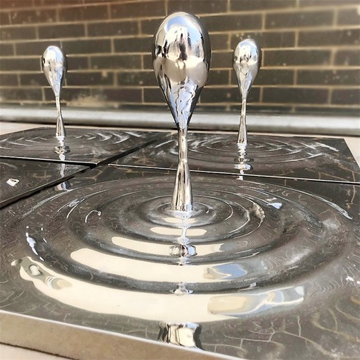 鏡面水滴雕塑創(chuàng)意水景雕塑制作廠家