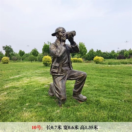 玻璃鋼跑步人物雕塑校園運(yùn)動(dòng)主題雕塑制作