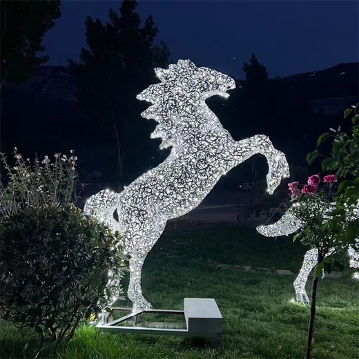 不銹鋼鏡面馬雕塑幾何切面駿馬雕塑草坪裝飾擺件