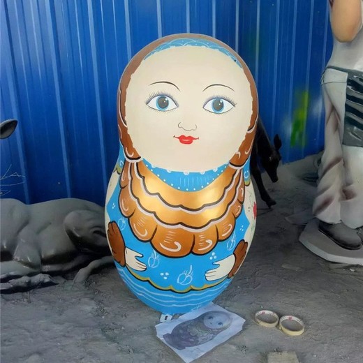 彩色俄羅斯套娃雕塑彩繪娃娃雕塑擺件