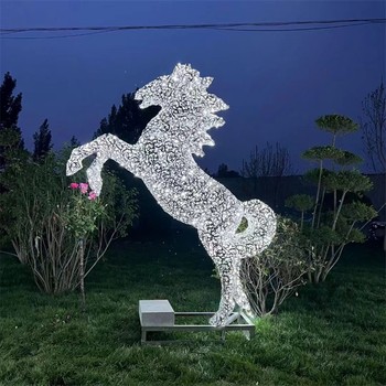 鐵藝發(fā)光馬雕塑幾何駿馬雕塑景觀擺件