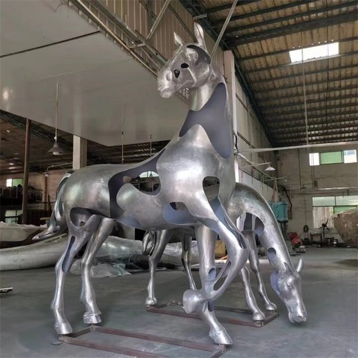 發(fā)光馬雕塑幾何駿馬雕塑圖片