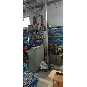 液壓成型機(jī)維修