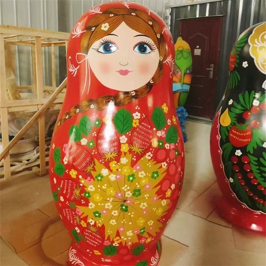 俄羅斯套娃雕塑卡通套娃雕塑圖片