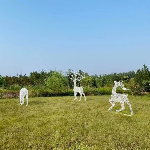 地產(chǎn)景觀鐵絲編織鹿雕塑價格