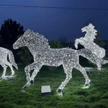 幾何切面駿馬雕塑鏤空發(fā)光馬雕塑廠家