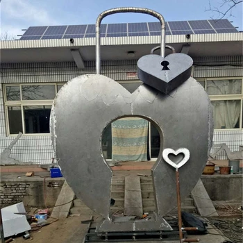 鏡面愛(ài)心雕塑抽象塊面心形雕塑景觀擺件