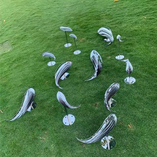 園林景觀不銹鋼雕塑魚價格