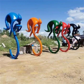 曲陽縣抽象騎車人物雕塑定制廠家,騎車運(yùn)動人物雕塑