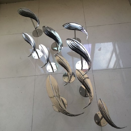 小區(qū)不銹鋼雕塑魚(yú)制作廠家