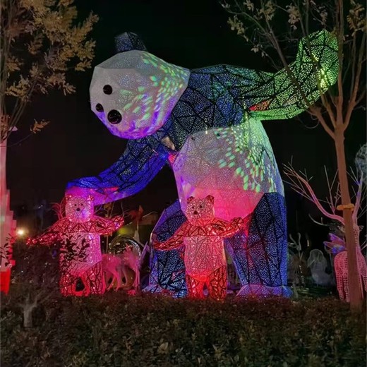 鏡面熊貓雕塑不銹鋼鏤空熊雕塑景觀擺件