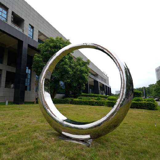 鏤空不銹鋼圓環(huán)雕塑制作