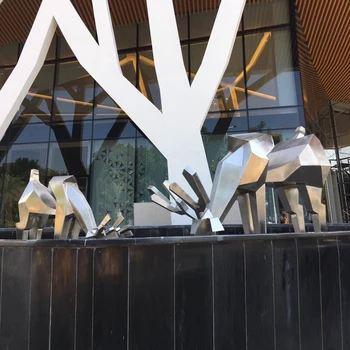 玻璃鋼書本鹿雕塑廠家,戶外園林景觀小品裝飾廠家