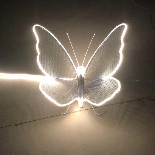 鐵藝蝴蝶雕塑供應(yīng)商