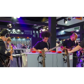 9月18-21日-2025巴西燈光音響展-舞臺