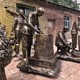 茶園采茶制茶過程雕塑圖