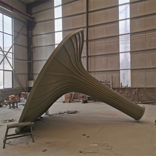 曲陽(yáng)鏤空樹(shù)葉雕塑定做