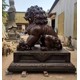 銅獅子雕塑圖
