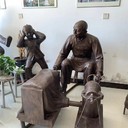 公園玻璃鋼仿銅民俗人物雕塑工廠