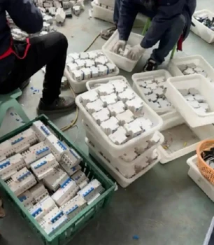 余姚斷路器回收-長(zhǎng)期回收廢舊斷路器