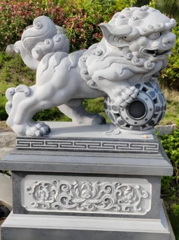 漳州石雕獅子供應(yīng)價格,園林石雕獅子定制價格