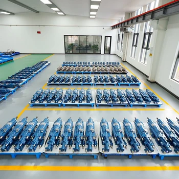 小型液壓鑿巖機(jī)鑿巖設(shè)備有哪些鉆車