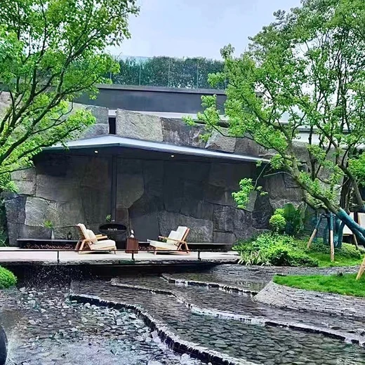 甘孜中國黑置石公園公路點(diǎn)綴