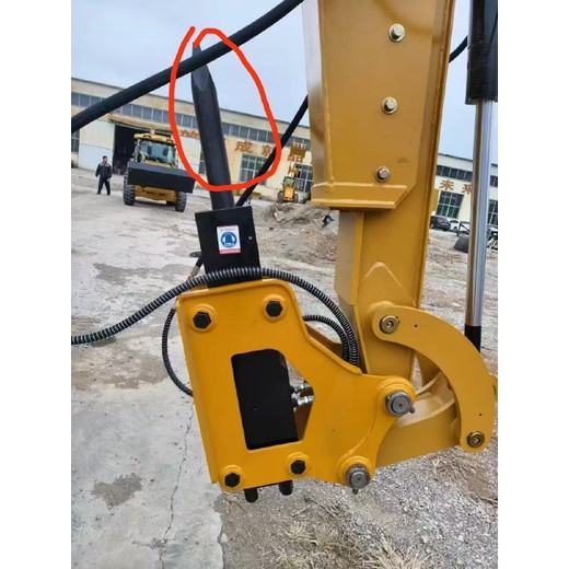 東臺(tái)小型反鏟裝載一體機(jī)兩頭忙前鏟后挖
