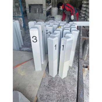鞍山玻璃鋼標志樁,地埋式交通警示樁,玻璃鋼標志樁廠家現貨