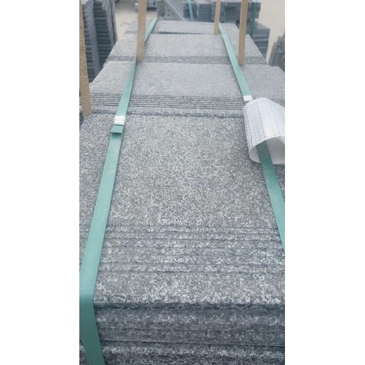 路沿石,礦山承接園林干掛石材