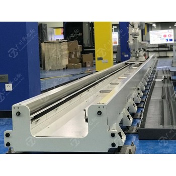 搬運(yùn)上下料機(jī)器人第七軸可按需求非標(biāo)定制