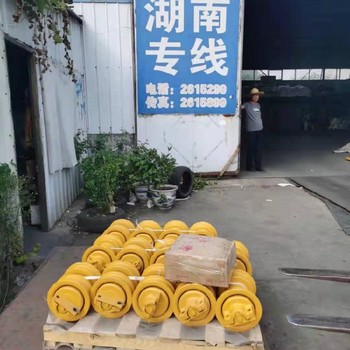 SD16推土機(jī)配件現(xiàn)貨速發(fā)支重輪154-81-11191