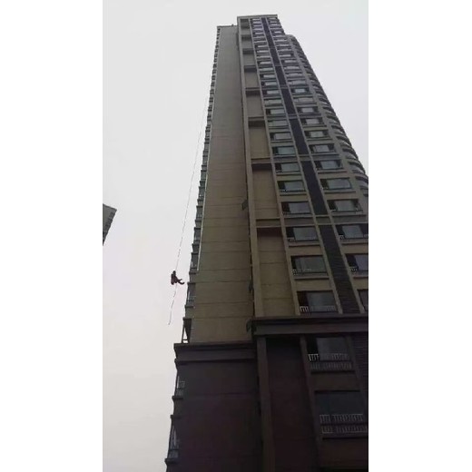 高空作業(yè)鹽田幕墻玻璃更換維修