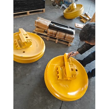 SD16干地推土機(jī)配件現(xiàn)貨直供原廠推土機(jī)引導(dǎo)輪