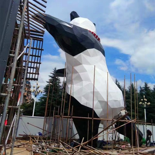 不銹鋼鏤空熊貓雕塑