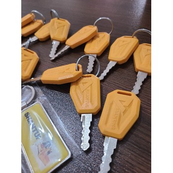 推土機(jī)鑰匙山推160推土機(jī)配件現(xiàn)貨速發(fā)