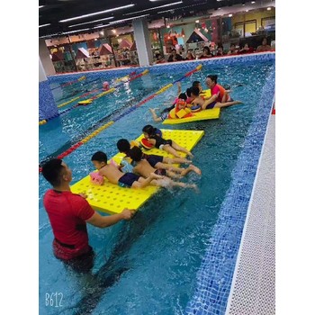 幼兒園游泳池上門安裝