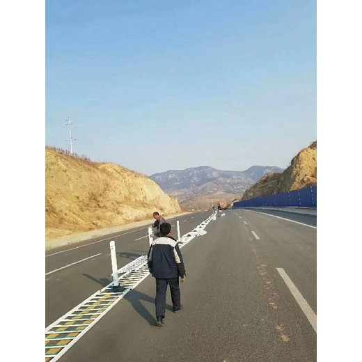 合肥馬路中央護(hù)欄廠家