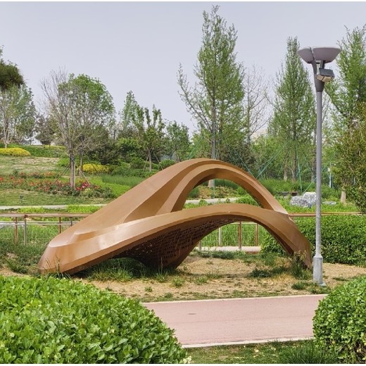 重慶精神堡壘公園不銹鋼雕塑價(jià)格鏡面