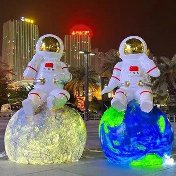 玻璃鋼仿真宇航員雕像定制廠家,玻璃鋼太空宇航員雕塑