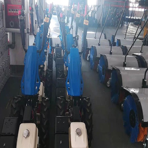 步道大寬度掃雪機SSJ1500NEW,可手扶可駕駛，多頭轉(zhuǎn)換