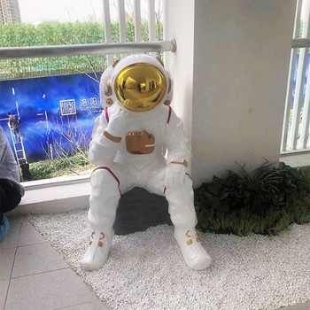 卡通宇航員雕像大全
