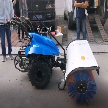 步道大寬度掃雪機SSJ1500NEW,抓地更穩(wěn)，雙輪輔助