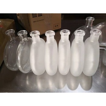 無鉛玻璃白酒瓶廠-玻璃烈酒瓶