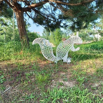 承德公園松鼠雕塑