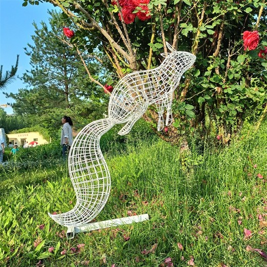 廊坊鏤空動物松鼠雕塑