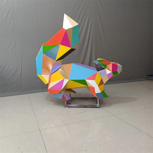 張家口網(wǎng)狀松鼠雕塑