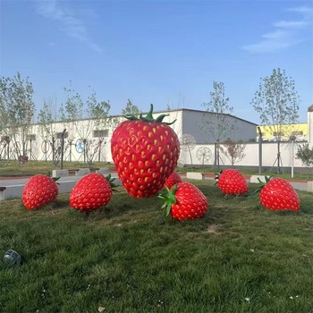 大型玻璃鋼草莓雕塑制作